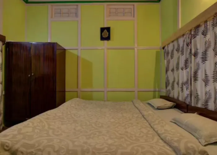 Aura Cottage